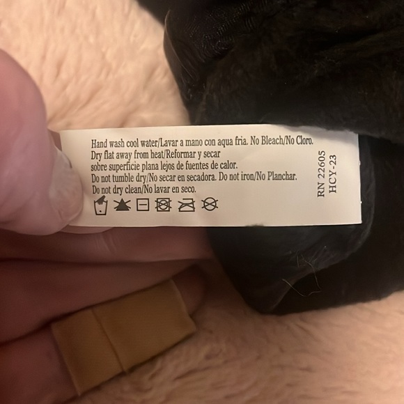 Women’s isotoner smartouch gloves NWT!! - Picture 8 of 9